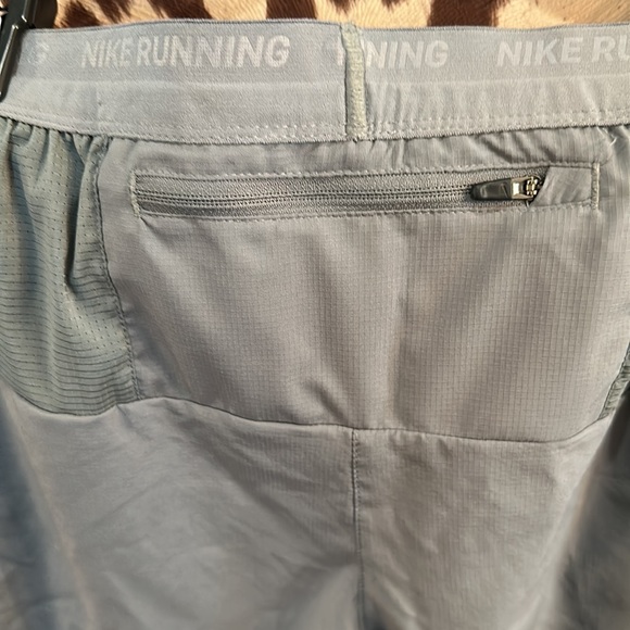 Men’s NIKE shorts, size M - Picture 3 of 4